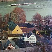 Ehemaliges Kapuzinerkloster Bacharach von Burg Stahleck aus gesehen